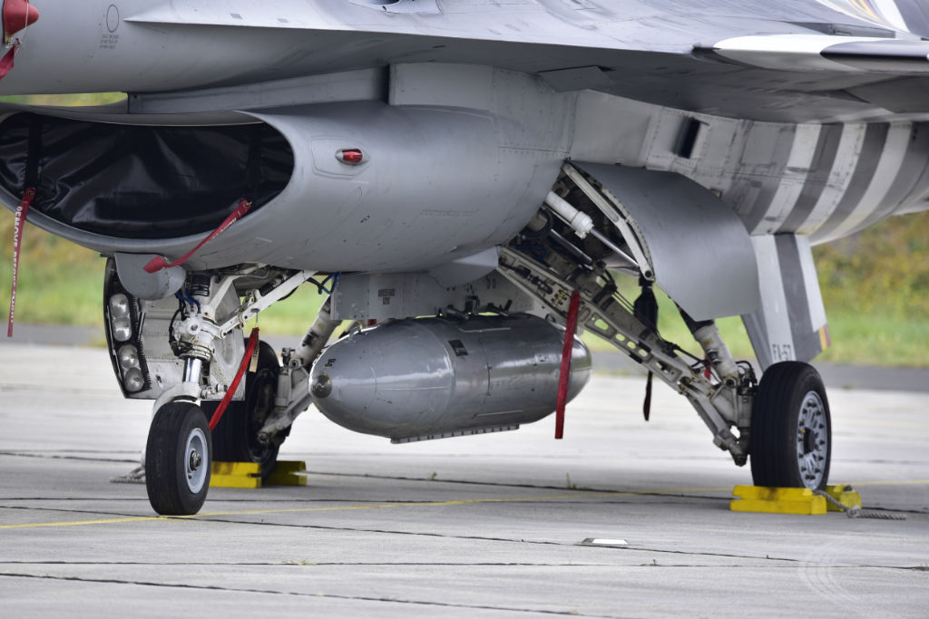 F-16A FA-57 of the Belgian Air Force spécial livery - 75 years D Day - underside F-16A FA-57 of the Belgian Air Force spécial livery - 75 years D Day - underside
